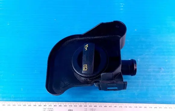 Volkswagen Crafter Oil filler cap 03L115308