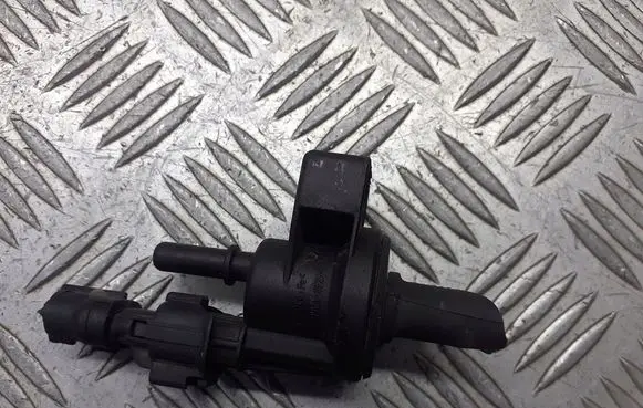 Opel Corsa D Valve vacuum 55566514
