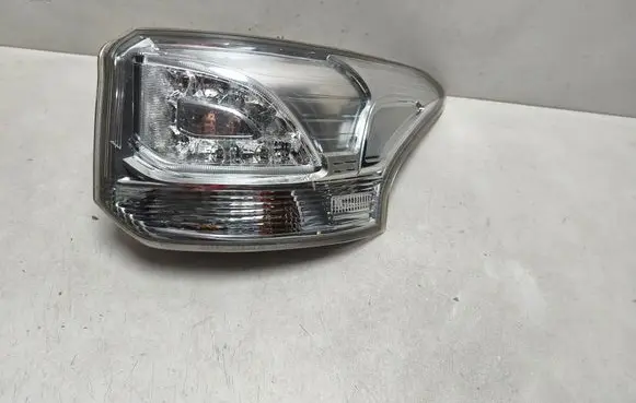 Mitsubishi Outlander Rear/tail lights F114001098