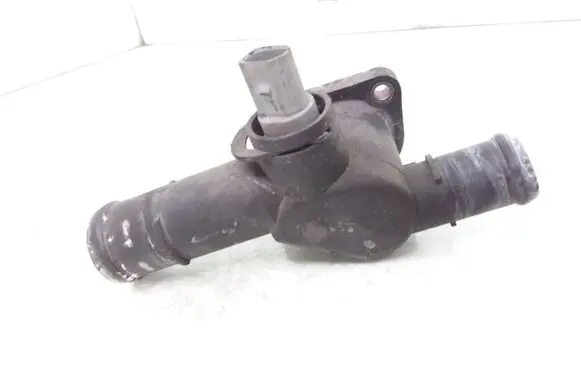 Volkswagen Golf V Engine coolant pipe/hose 06A121133AL