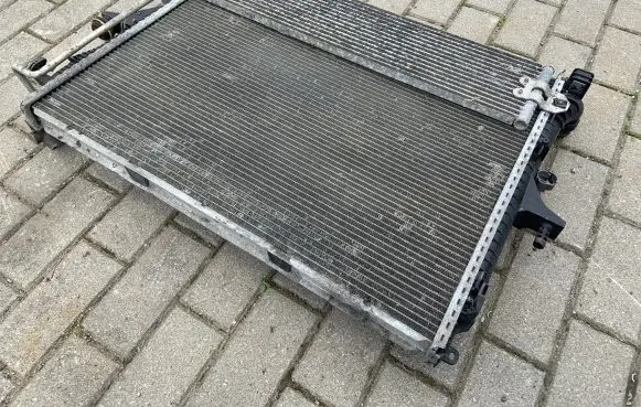 Audi Q7 4L Coolant radiator 7L6121253B 7L0317021 7L0317019B