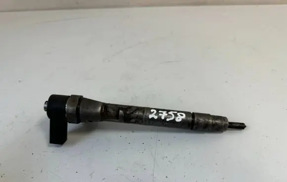 Mercedes-Benz C W203 Fuel injector A6110700987