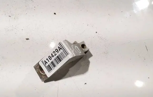 Volkswagen PASSAT B5 Rear door lower hinge 