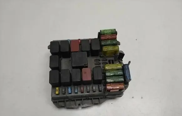 Iveco Daily 35 - 40.10 Fuse module 69501171
