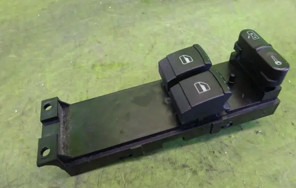 Seat Toledo II (1M) Electric window control switch 1J3959857