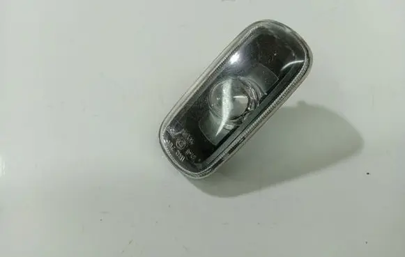 Audi A6 S6 C6 4F Front fender indicator light 