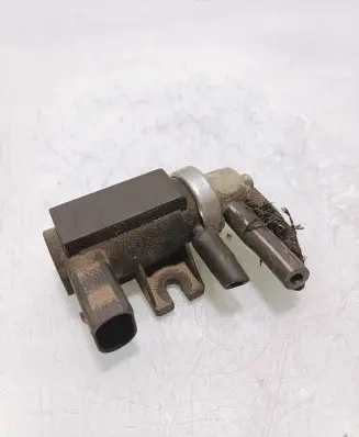 Audi A4 S4 B6 8E 8H Turbo solenoid valve 1J0906627B 72290345