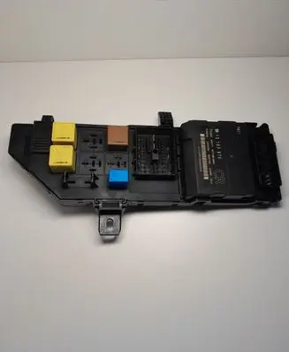 Opel Vectra C Fuse module 24400590 13165970