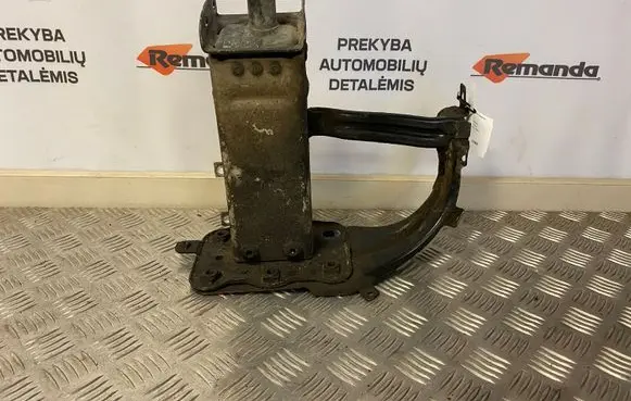 Mercedes-Benz E W211 Front bumper mounting bracket