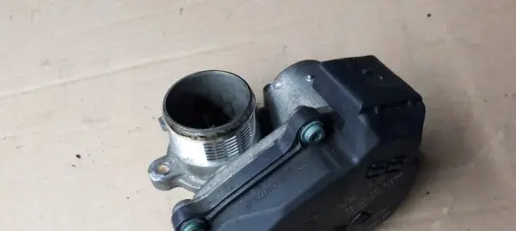 Audi A4 S4 B9 Throttle valve 04L131501B