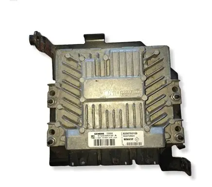 Renault Clio IV Engine control unit/module 8200726923