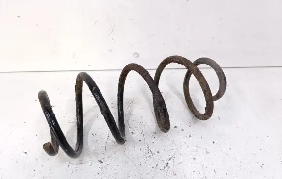 Volkswagen Jetta VI Front coil spring