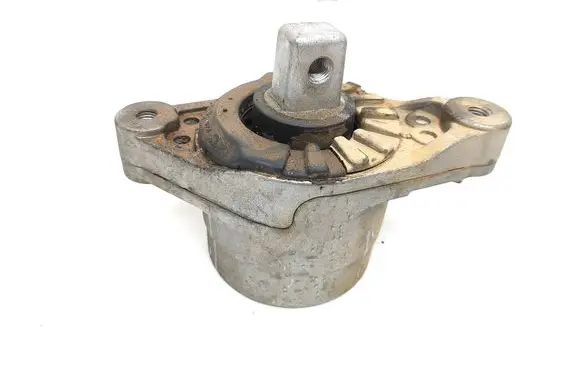 Engine mount bracket