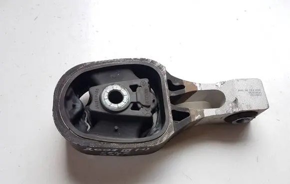 Peugeot 2008 II Engine mount bracket 9824116780