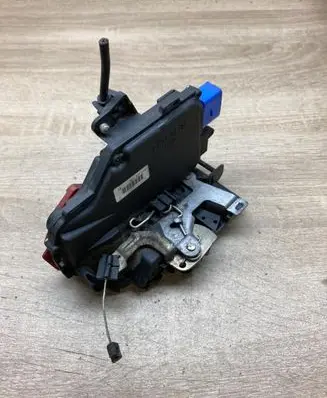 Volkswagen Phaeton Front door lock 3D1837016