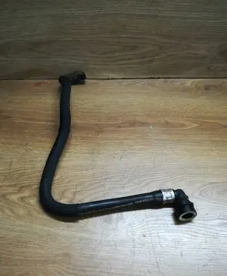 Engine coolant pipe/hose