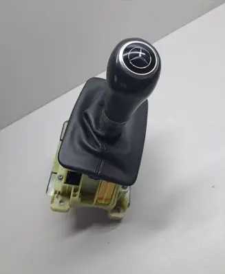 Mercedes-Benz C W204 Gear shifter/selector A2042677524