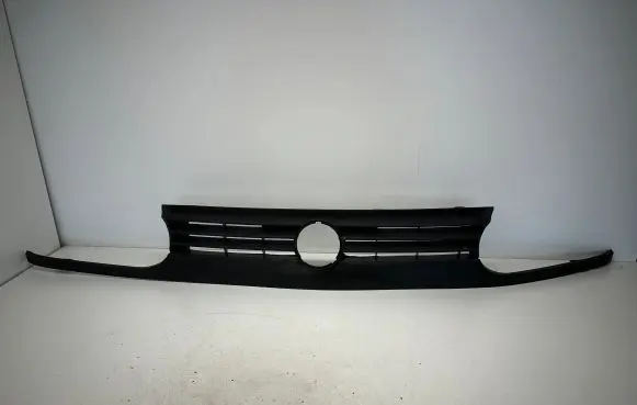 Volkswagen Golf III Front bumper upper radiator grill
