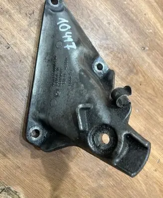 BMW 7 E65 E66 Engine mounting bracket 6770005 13807410 ENAC46000