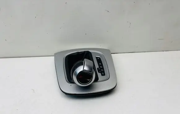 Audi Q3 8U Gear shifter surround trim plastic 8P2713463A 8U0864261AG 8U0864261P