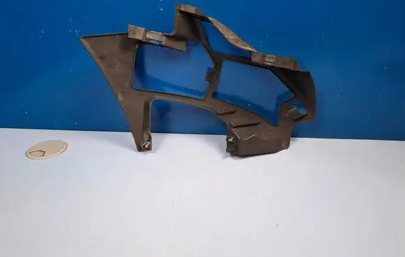 Peugeot 3008 II Front bumper mounting bracket 9815337680