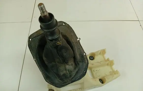 KIA Sorento Gear shifter/selector 437002P920