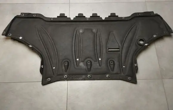 Audi A8 S8 D4 4H Engine splash shield/under tray 4H0825235H