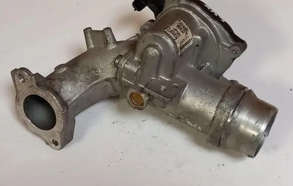 Renault Clio III Throttle body valve 8200614985F