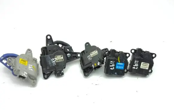 KIA Ceed Air flap motor/actuator D332CK8AA04 D332EDFAA02 EA1F0EDFAB02