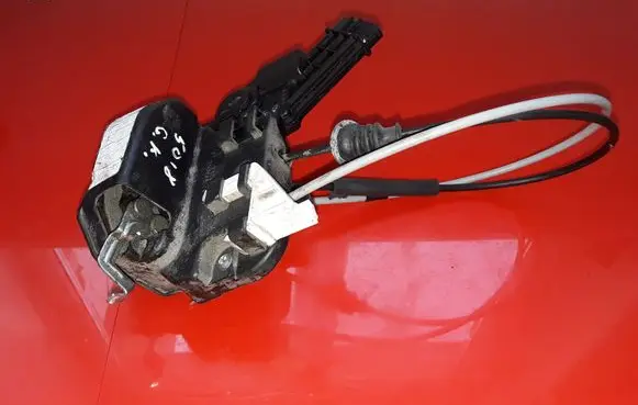 KIA Carens II Rear door lock NOCODE