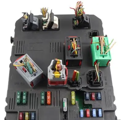 Peugeot 206 Fuse module 9652474780 S118085220C BSIE0200