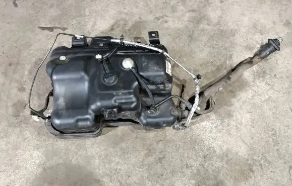 Opel Vivaro AdBlue liquid reservoir 172A21178R 1024766 1018980