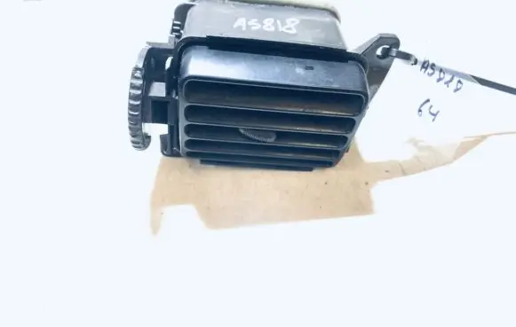 Mazda 323 Dash center air vent grill bg1ngm731 b21hgm734