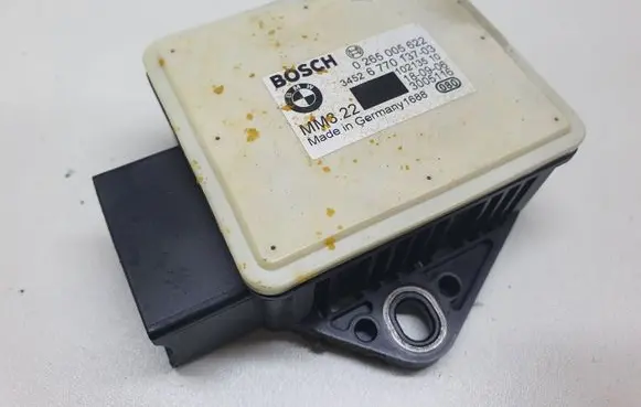 BMW 5 E60 E61 ESP acceleration yaw rate sensor 6770137 677013703 34526770137