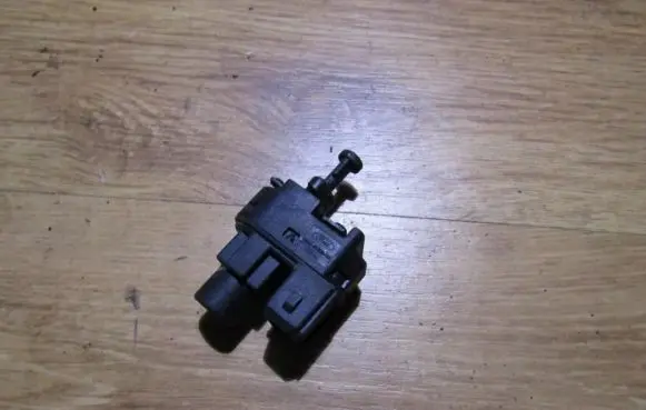 Ford Mondeo MK II Brake pedal sensor switch 93bb13480bb 93bb-13480-bb