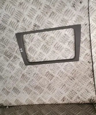 Volkswagen Golf VI Radio/GPS head unit trim 5k0858063f