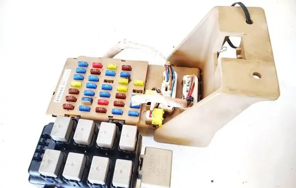 Subaru Legacy Fuse box set 82201ag010