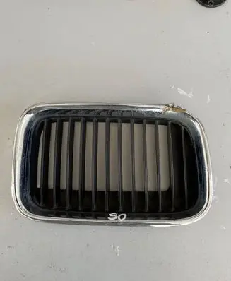 BMW 5 E34 Front bumper upper radiator grill 51138151548