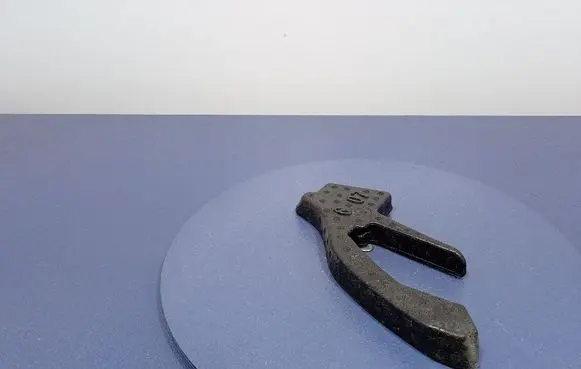 Engine bonnet/hood sound/heat insulation