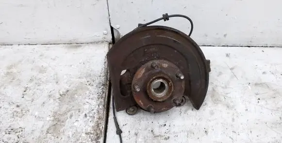 Nissan Qashqai Front wheel hub spindle knuckle