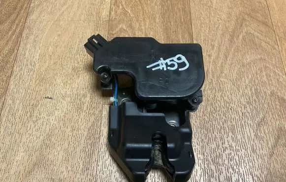 Honda Accord Loading door lock 4POMK20