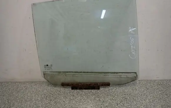 Hyundai Getz Sliding door window/glass 