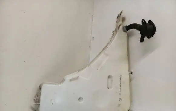 BMW 3 F30 F35 F31 Windshield washer fluid reservoir/tank 7241671