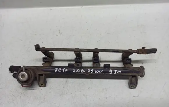 Volkswagen Jetta IV Fuel main line pipe