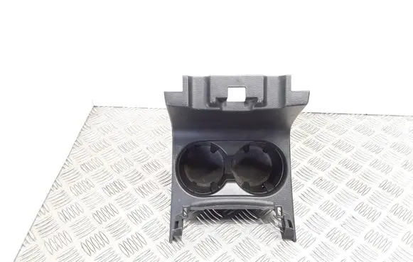 Cup holder front