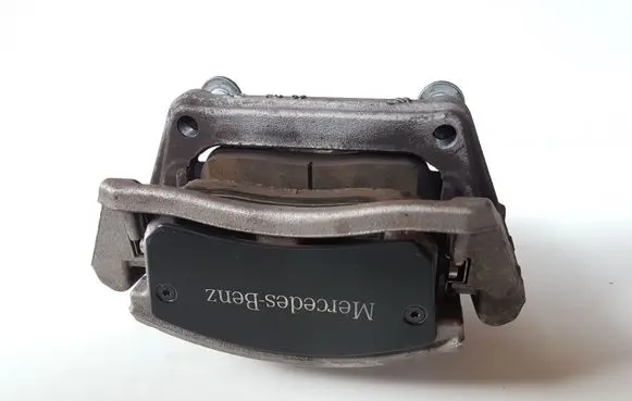 Mercedes-Benz CLA C118 X118 Front brake caliper A2474214600 A2474215000