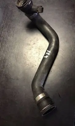 BMW 5 E39 Engine coolant pipe/hose 1436373