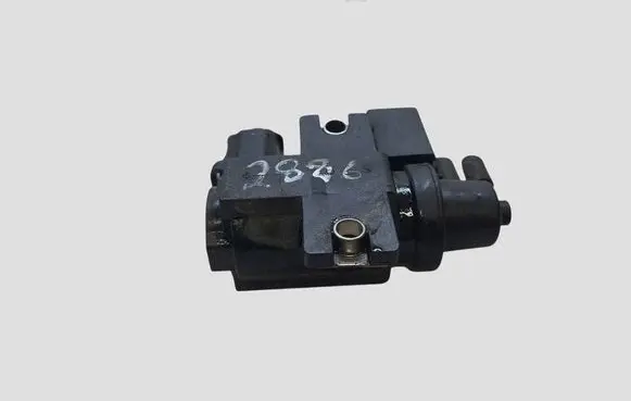 Toyota Corolla Verso AR10 Turbo solenoid valve 258190R011 70051308