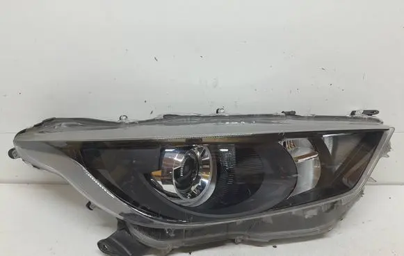 Toyota Yaris XP210 Headlight/headlamp 