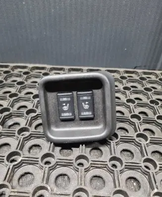 Nissan Juke I F15 Seat heating switch P13753B48300